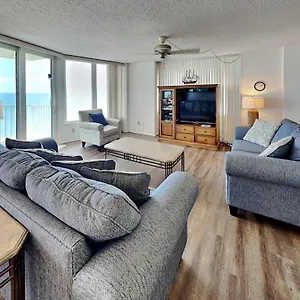 shores-club-807-3-bedrooms-8th-floor-oceanfront-sleeps-8.thedaytonabeachhotels.com/